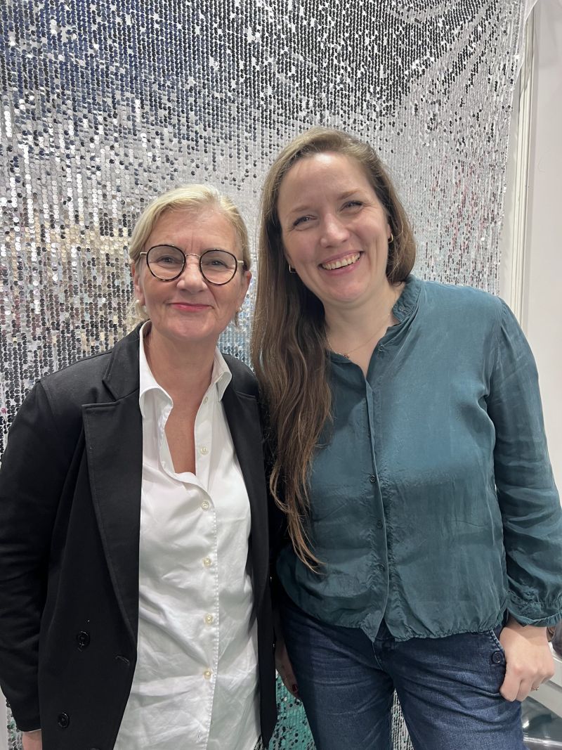 Susanne Bruning mit Business-Buch-Mentorin Svenja Hirsch auf der Frankfurter Buchmesse